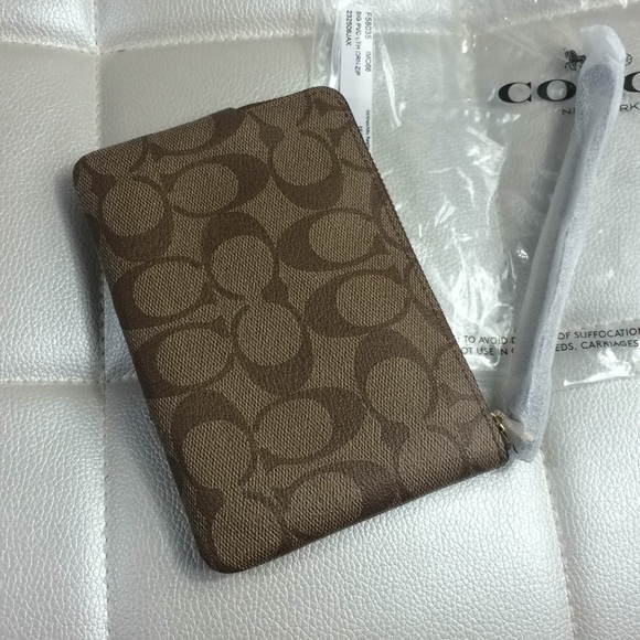 NEW Coach wristlet wallet logo raspberry purple - Picture 4 of 6